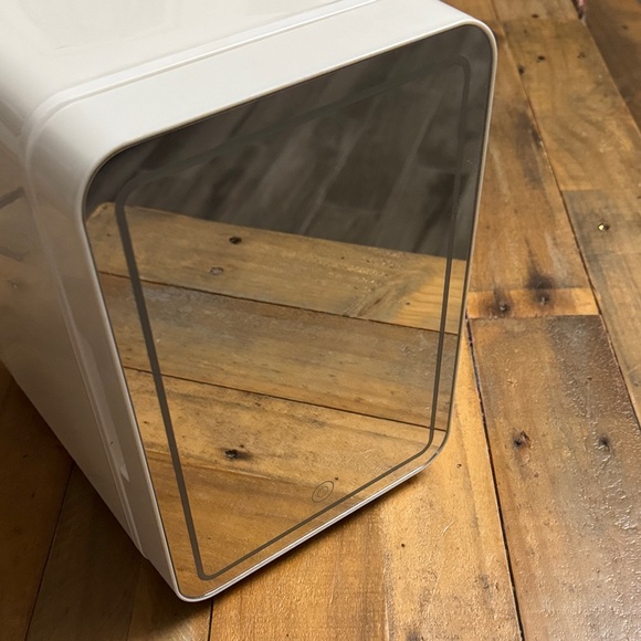 Illuminated White Makeup Organizer with LED Mirror 6 can mini fridge or warmer - Picture 6 of 14